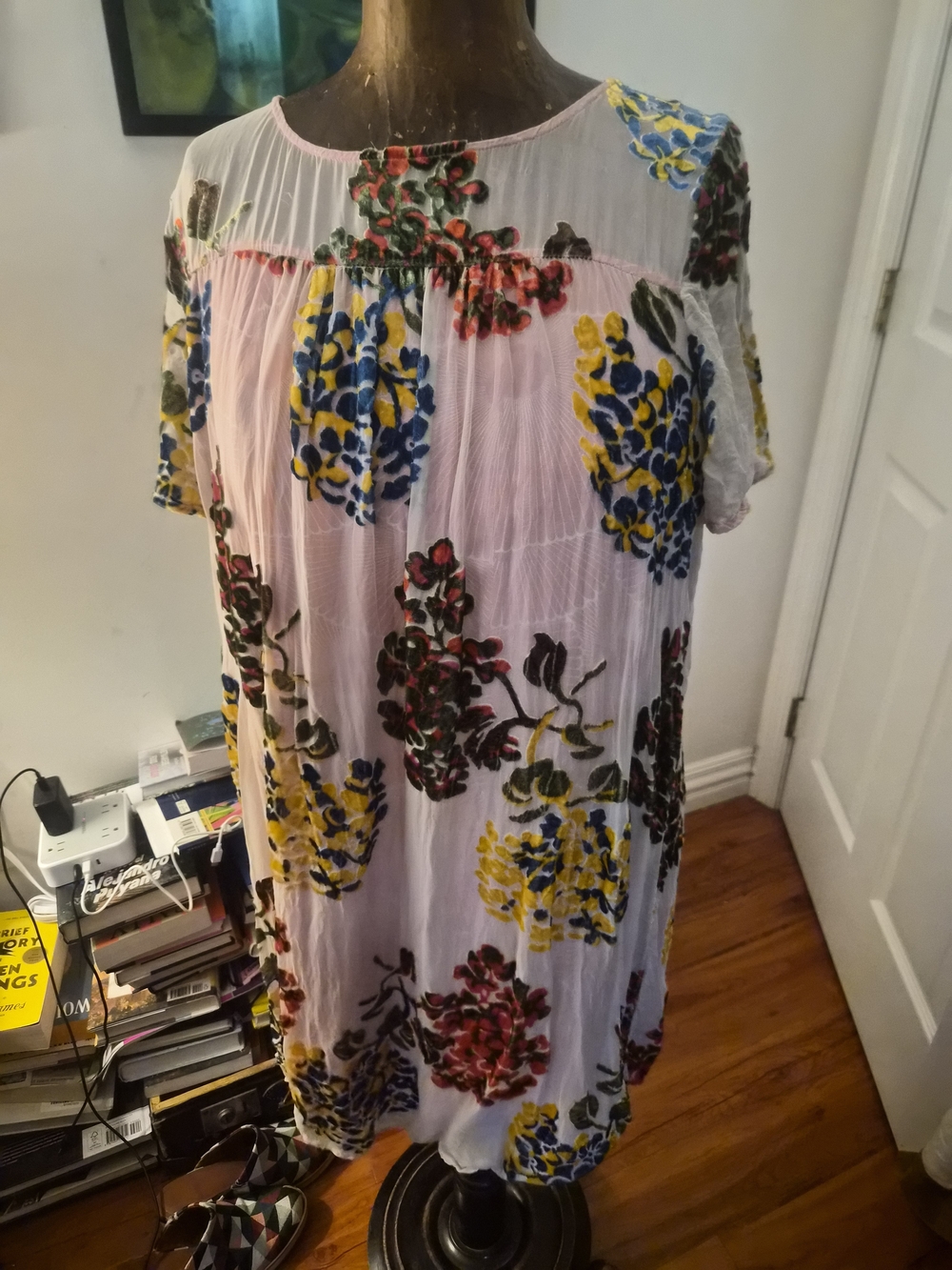 Sheer Floral Short-Sleeve Tunic Dress in White with Multicolor Blooms